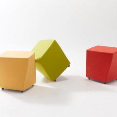 ラウンジ向けスツールデザイン