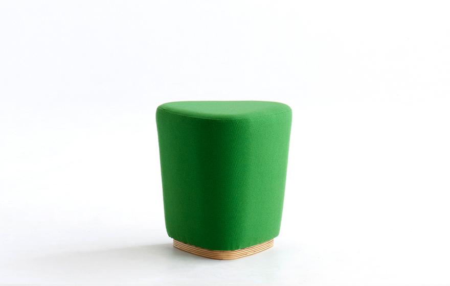 オフィスロビースツール（三角形デザイン）